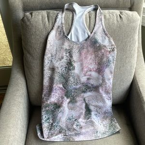 Lululemon tank